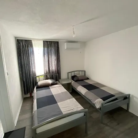 Apartament Unatesnim