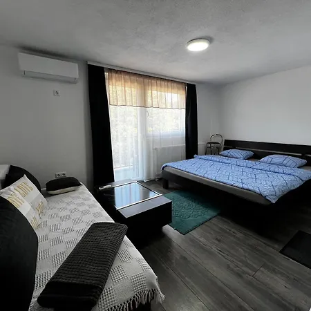 Unatesnim Apartman *